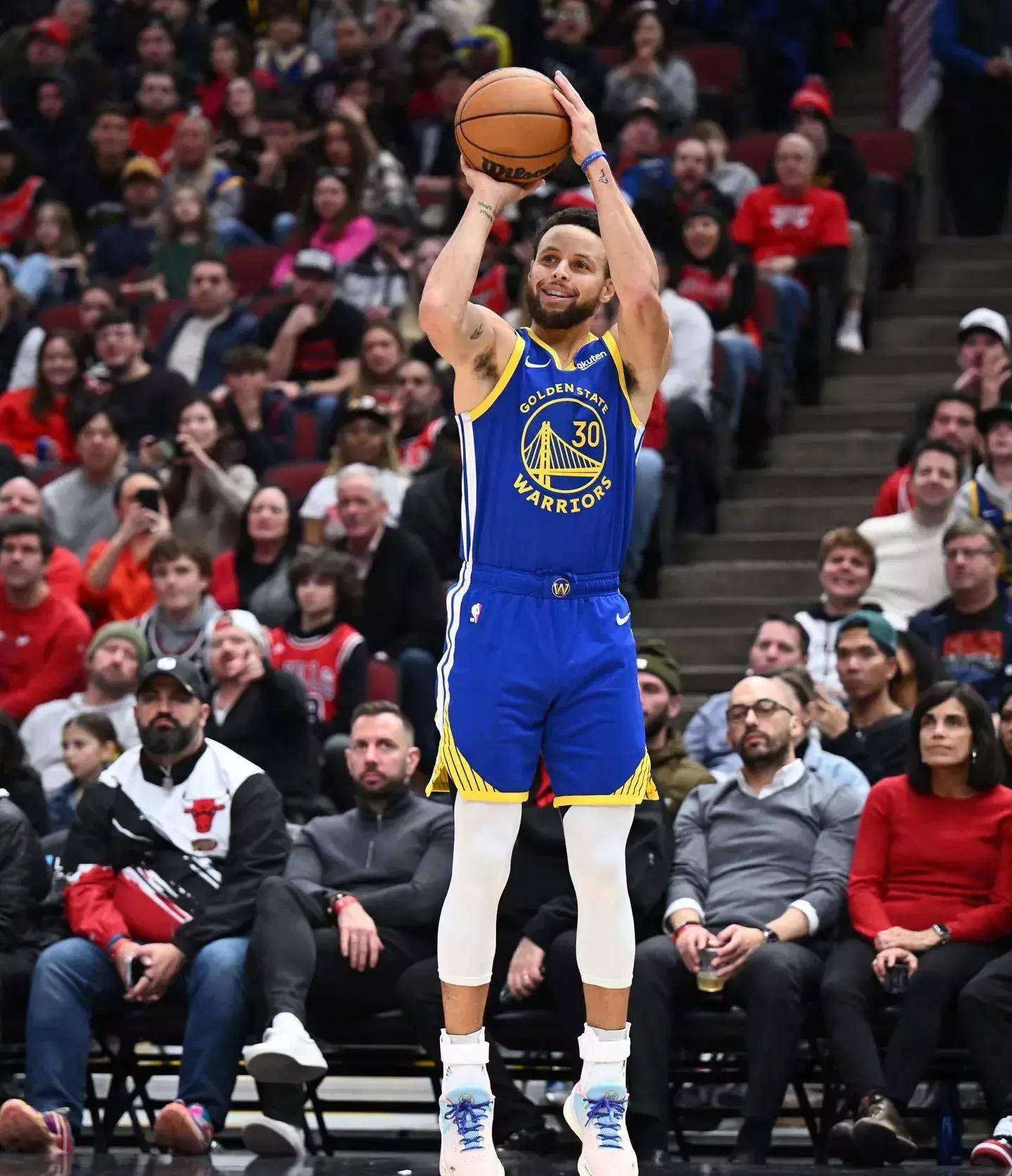 毫不逊色 毫不逊色