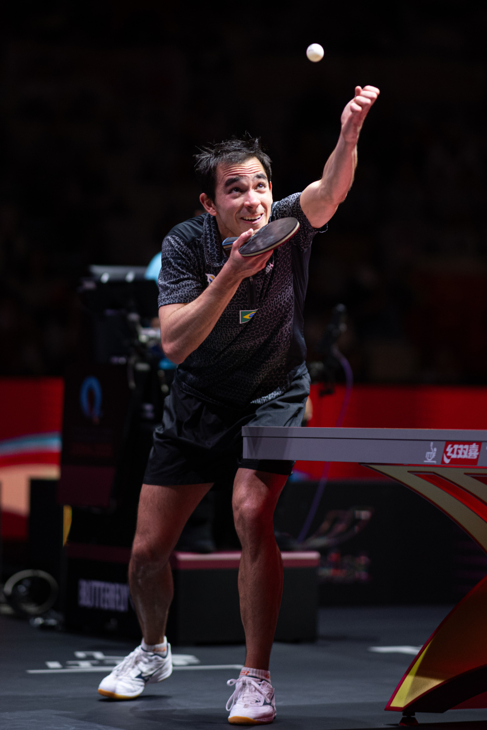 赢得比赛的 赢得比赛的