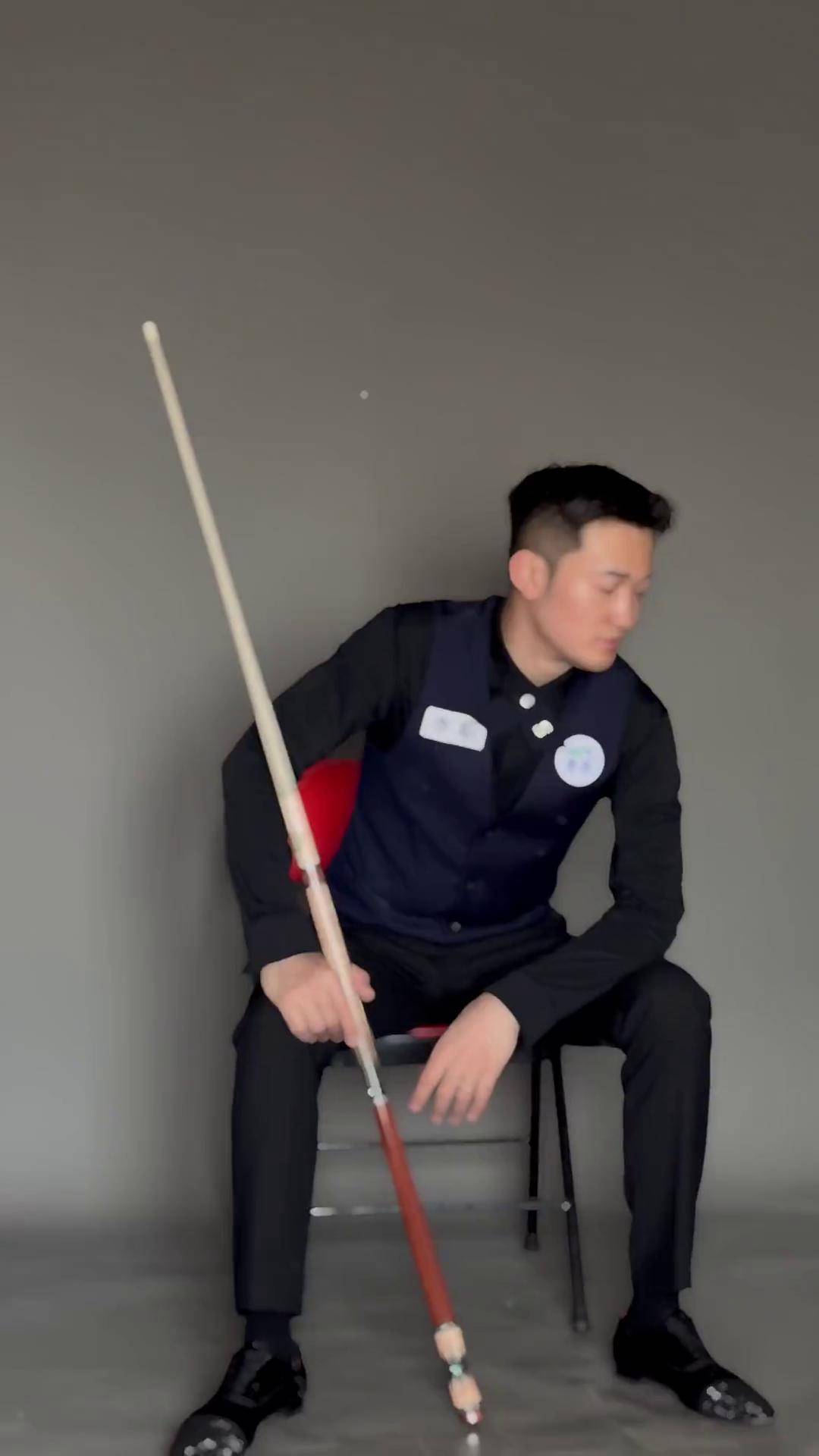 并且通过比 并且通过比